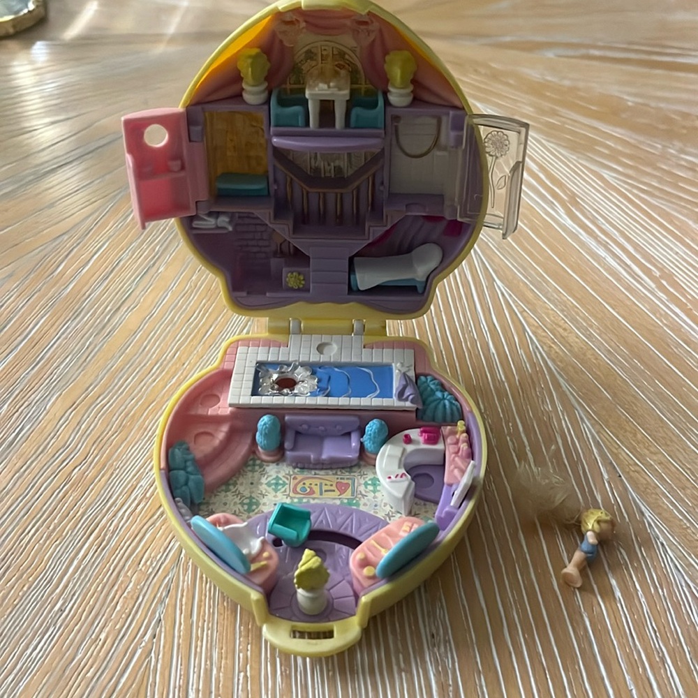 1995 Stylin’ Salon Bluebird Polly Pocket